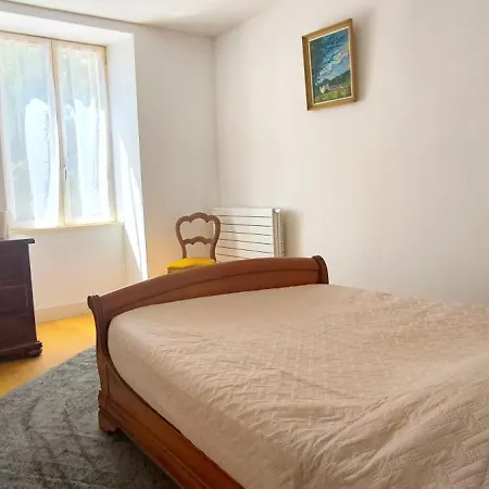 7 Personnes A Montbron, Charente Tatil Evi *