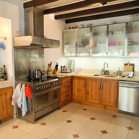 7 Personnes A Montbron, Charente Tatil Evi *