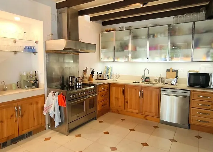 7 Personnes A Montbron, Charente Сasa de vacaciones *