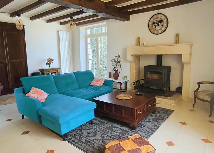 Сasa de vacaciones 7 Personnes A Montbron, Charente *